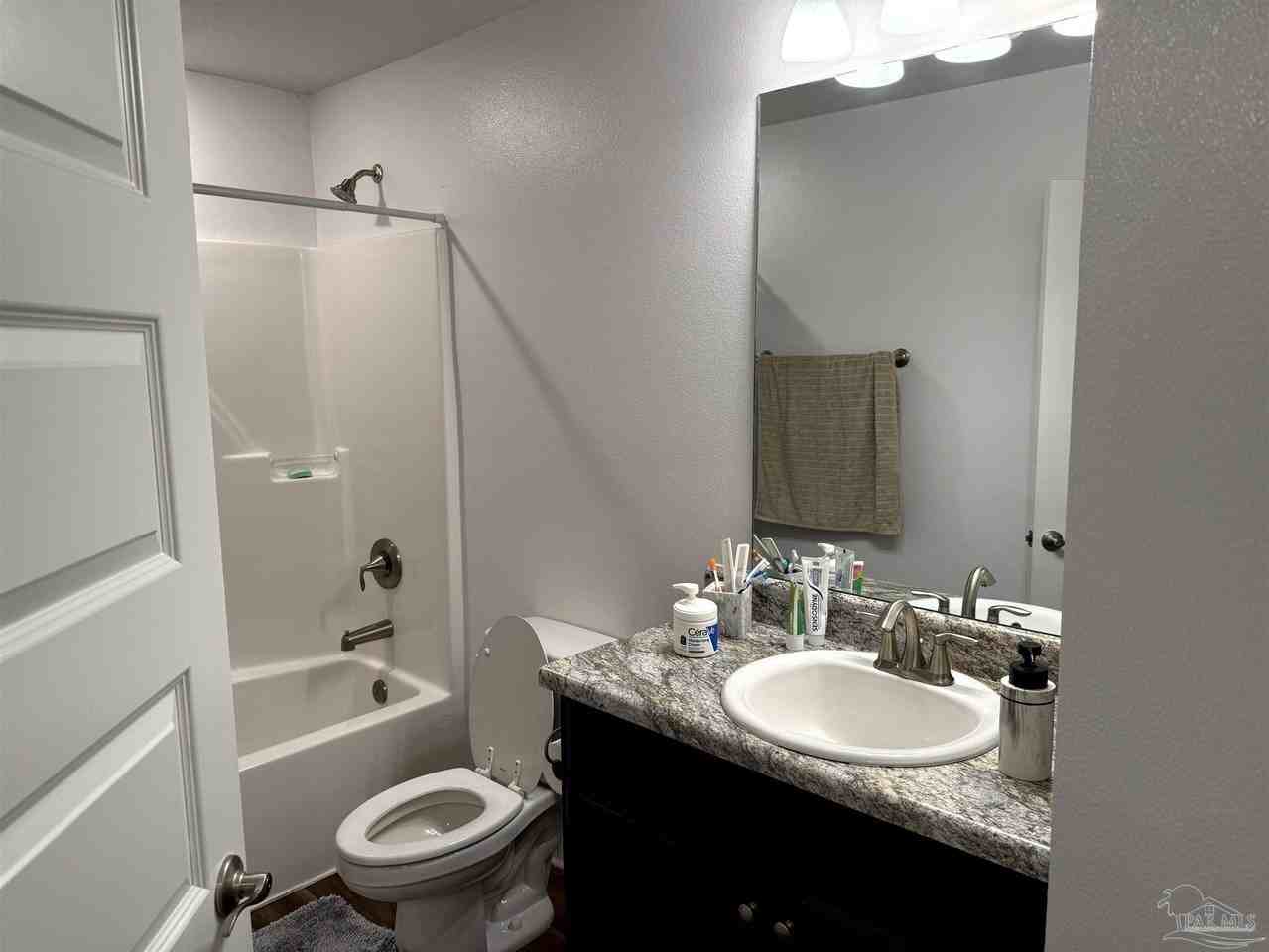 1333 Fairchild St - Photo 6 of 14