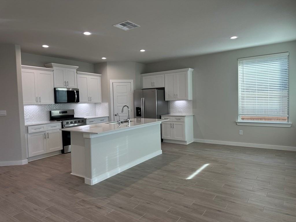 1914 Fortune Dr - Photo 3 of 13