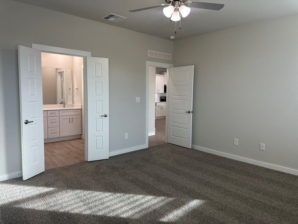 1914 Fortune Dr - Photo 5 of 13