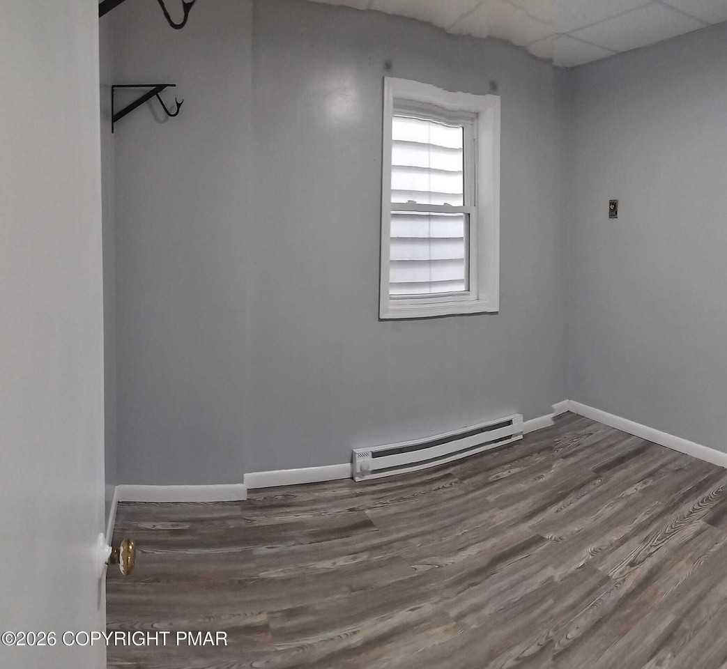 141 Grove St - Photo 4 of 24