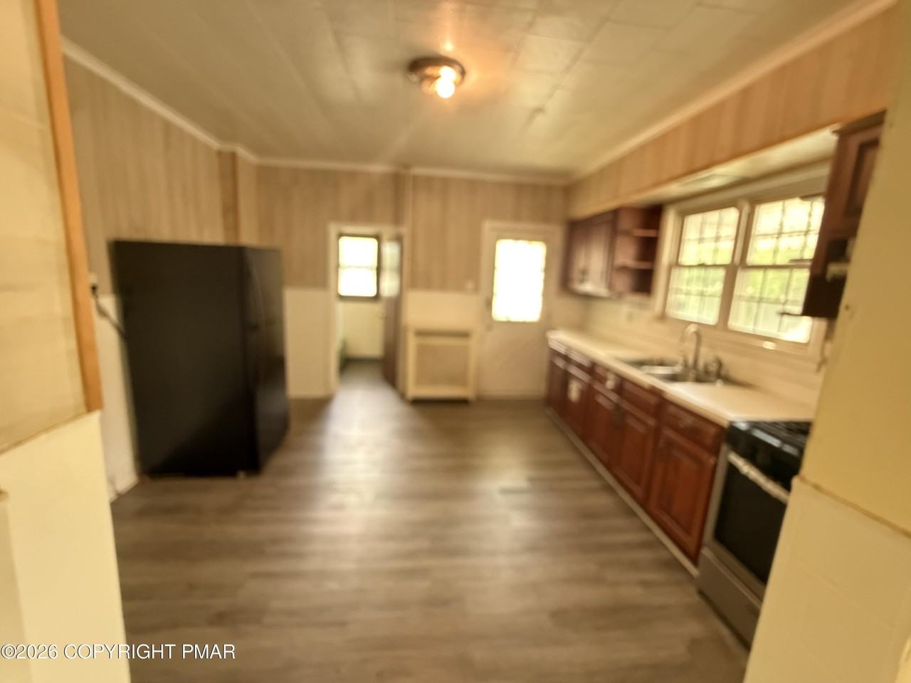 288 1/2 Hillside Ave - Photo 5 of 10