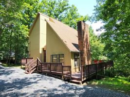 featured image of 548 Clubhouse Dr