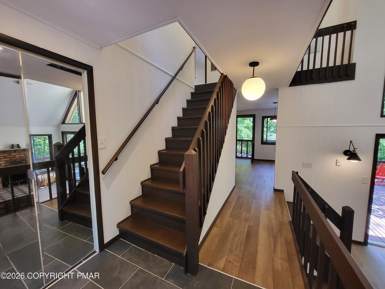 548 Clubhouse Dr - Photo 2 of 32