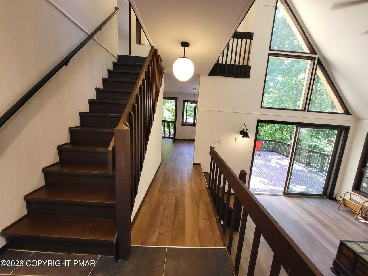 548 Clubhouse Dr - Photo 6 of 32
