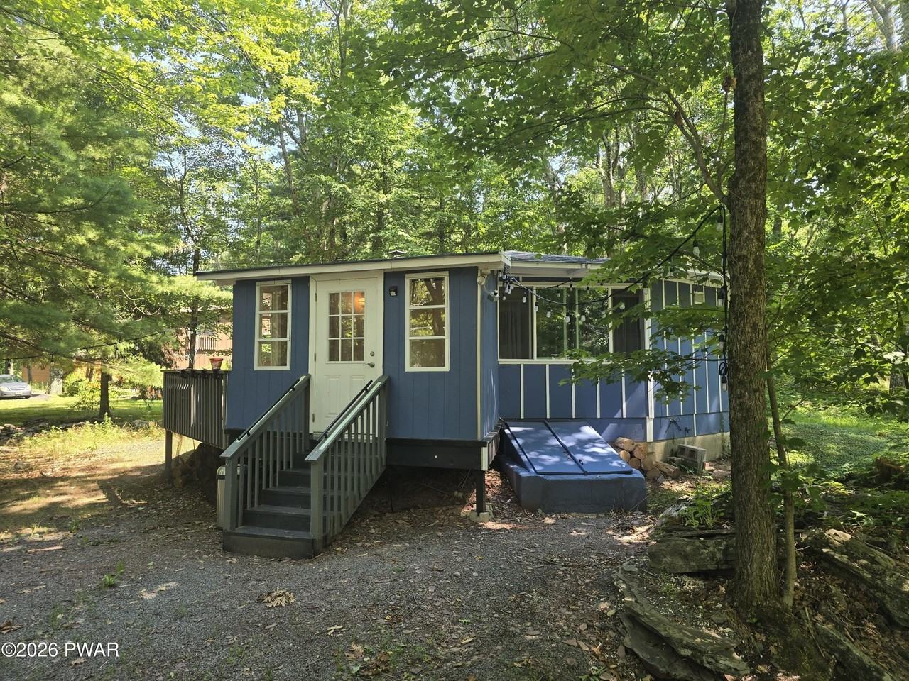 127 Longridge Dr - Photo 2 of 6