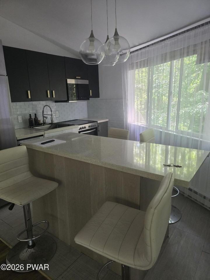127 Longridge Dr - Photo 4 of 6