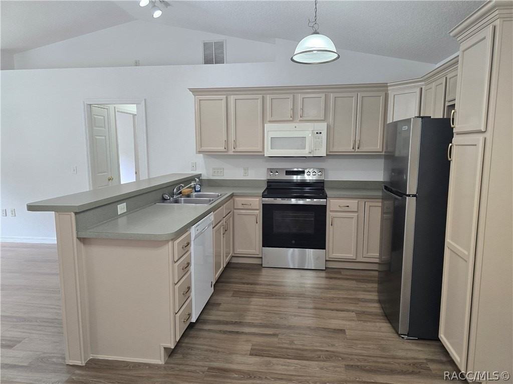 292 N Fitzpatrick Ave - Photo 4 of 24