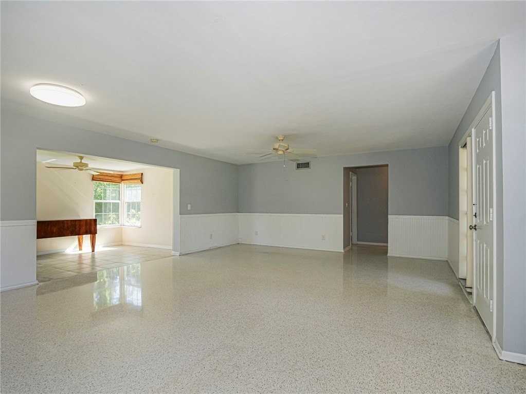 2616 15th St - Photo 3 of 31