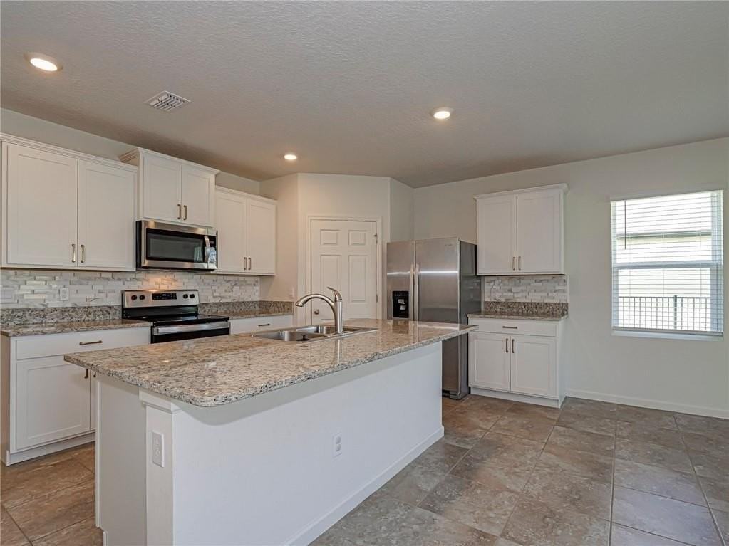 4103 Keeson Cir - Photo 6 of 35