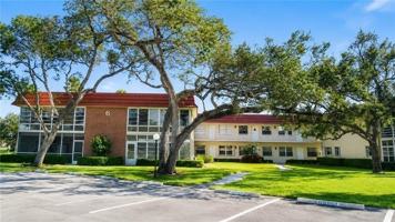 featured image of 6 Vista Palm Ln #202