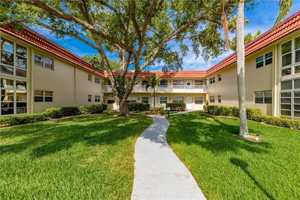 featured image of 17 Vista Palm Ln #201
