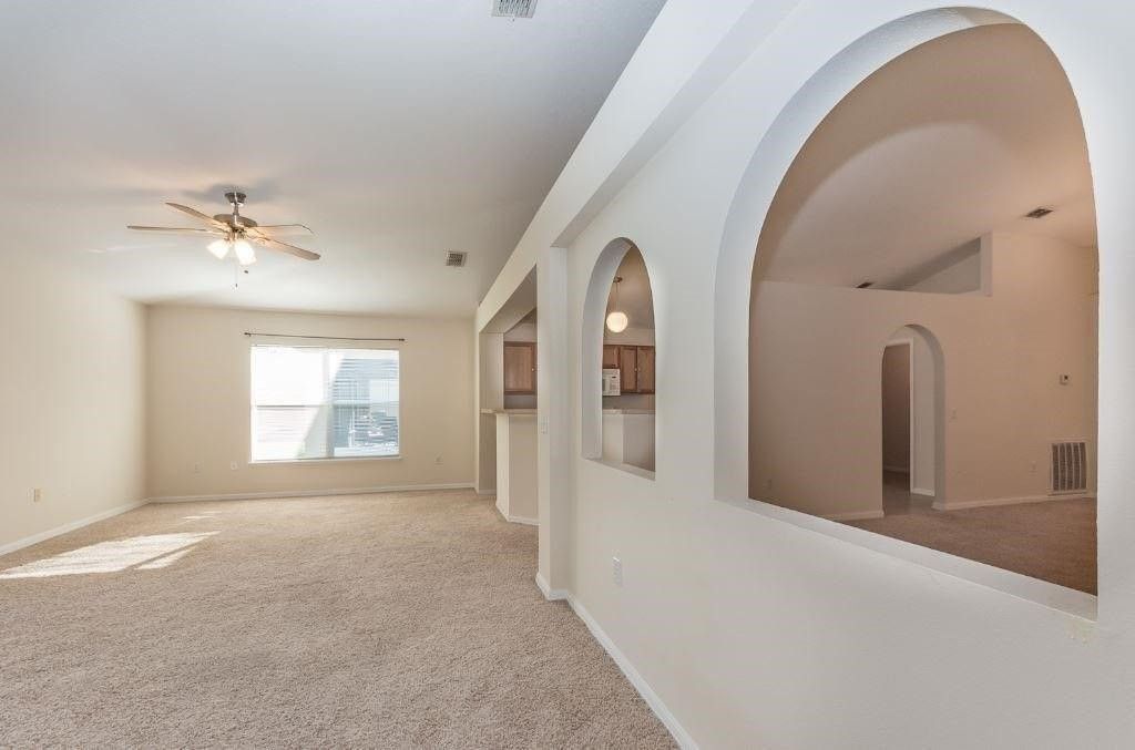 141 Morgan Cir - Photo 7 of 33