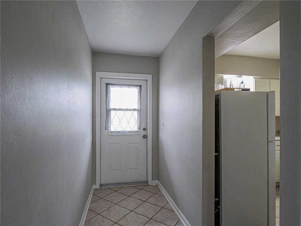 677 Royal Palm Blvd #12 - Photo 4 of 31