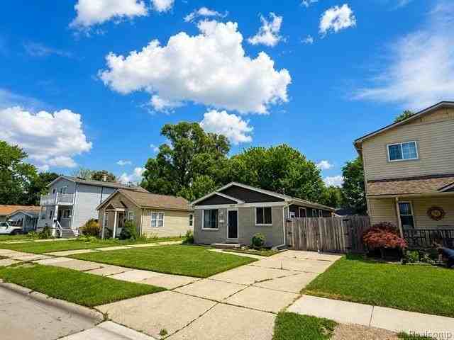 23400 Reynolds Ave - Photo 3 of 29