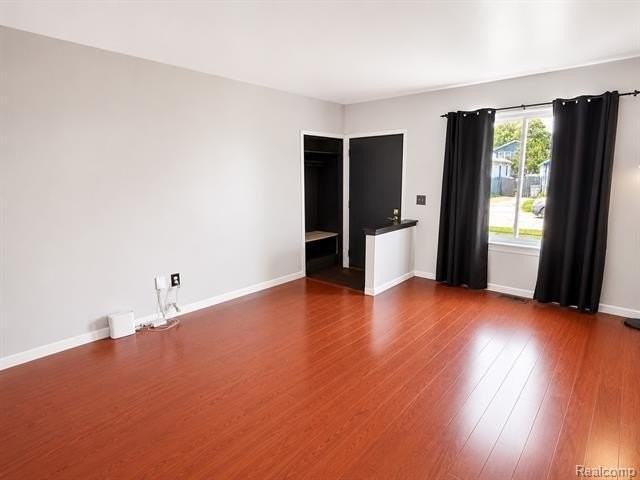 23400 Reynolds Ave - Photo 4 of 29