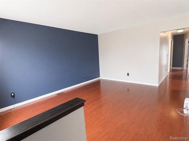 23400 Reynolds Ave - Photo 6 of 29