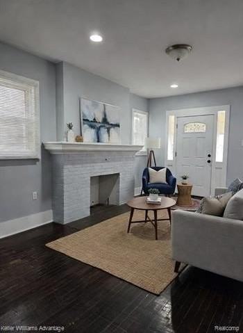 2030 Hazelwood St - Photo 2 of 21