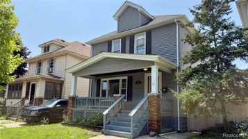 featured image of 130 Elm St