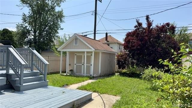 130 Elm St - Photo 5 of 20