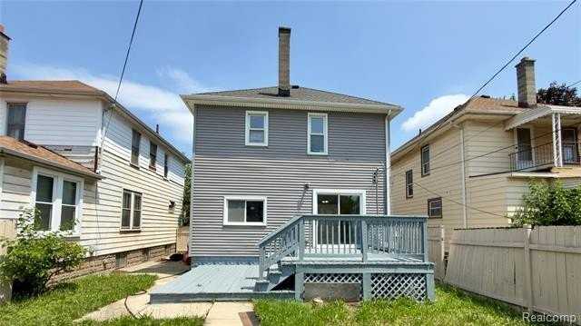 130 Elm St - Photo 7 of 20