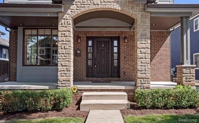 1049 Chapin Ave - Photo 3 of 41