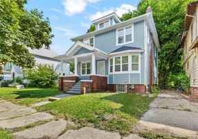 featured image of 3196 Helen St