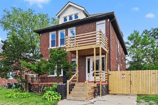 2731 & 2733 Elmhurst Street - Photo 2 of 14
