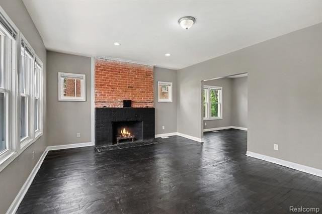 2731 & 2733 Elmhurst Street - Photo 3 of 14