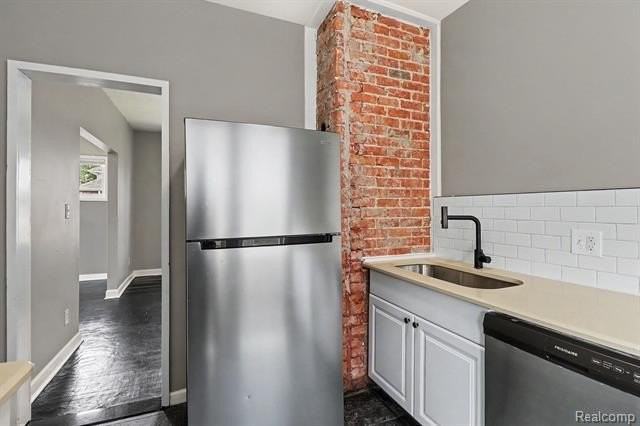 2731 & 2733 Elmhurst Street - Photo 7 of 14