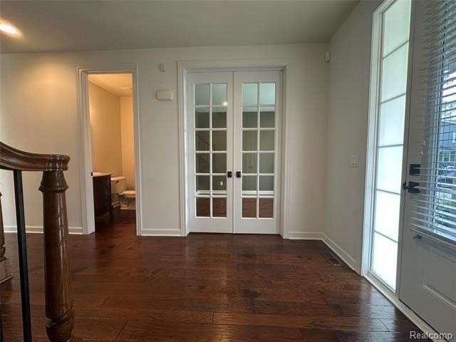 1555 Ruffner Ave - Photo 5 of 48
