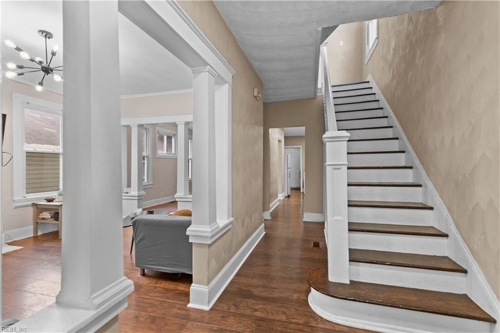 635 W 29th St - Photo 4 of 22