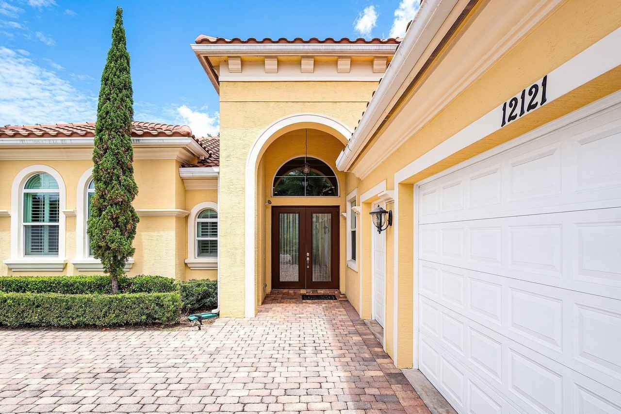 12121 Sunnydale Dr #R - Photo 4 of 41