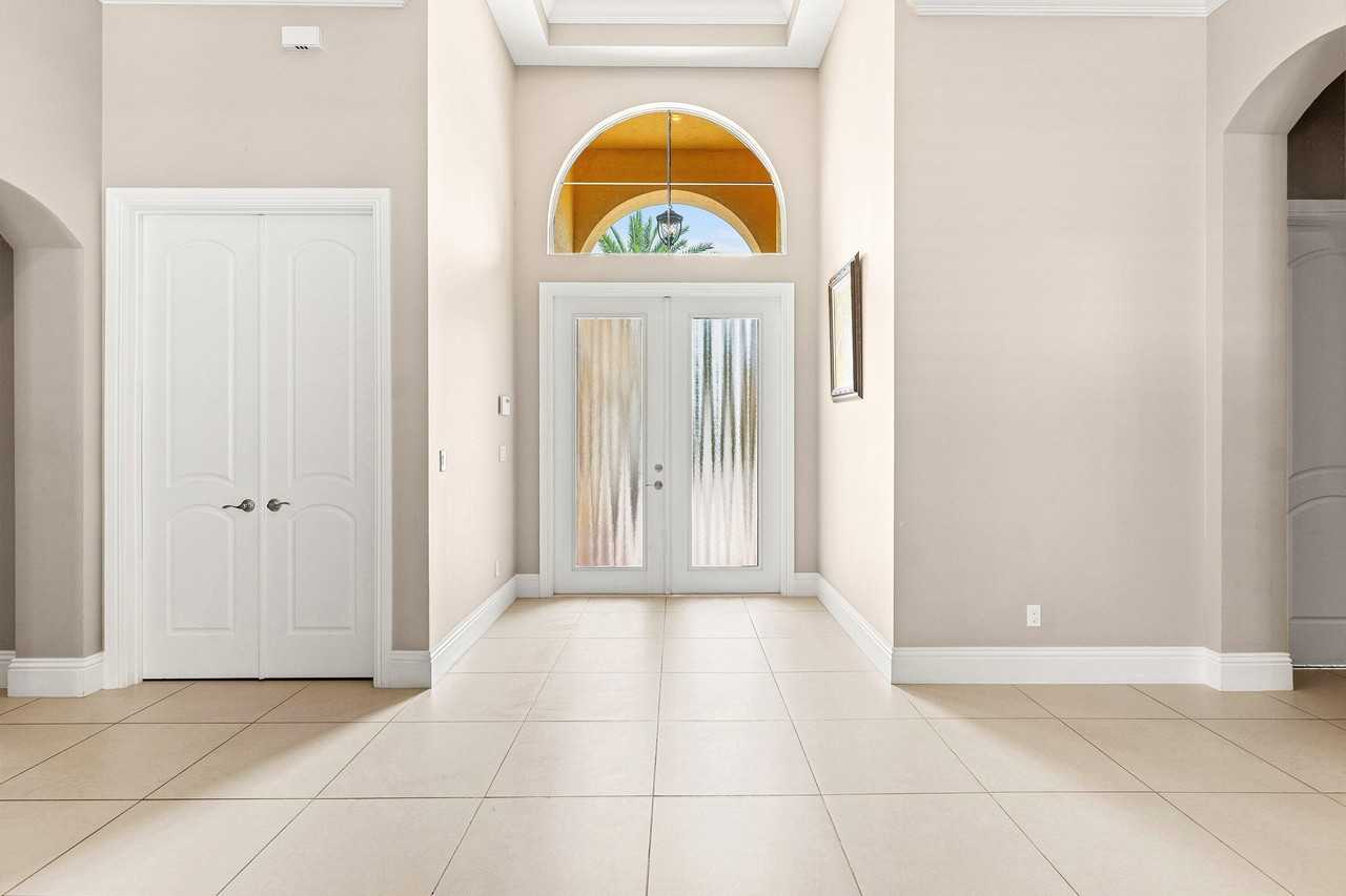 12121 Sunnydale Dr #R - Photo 5 of 41