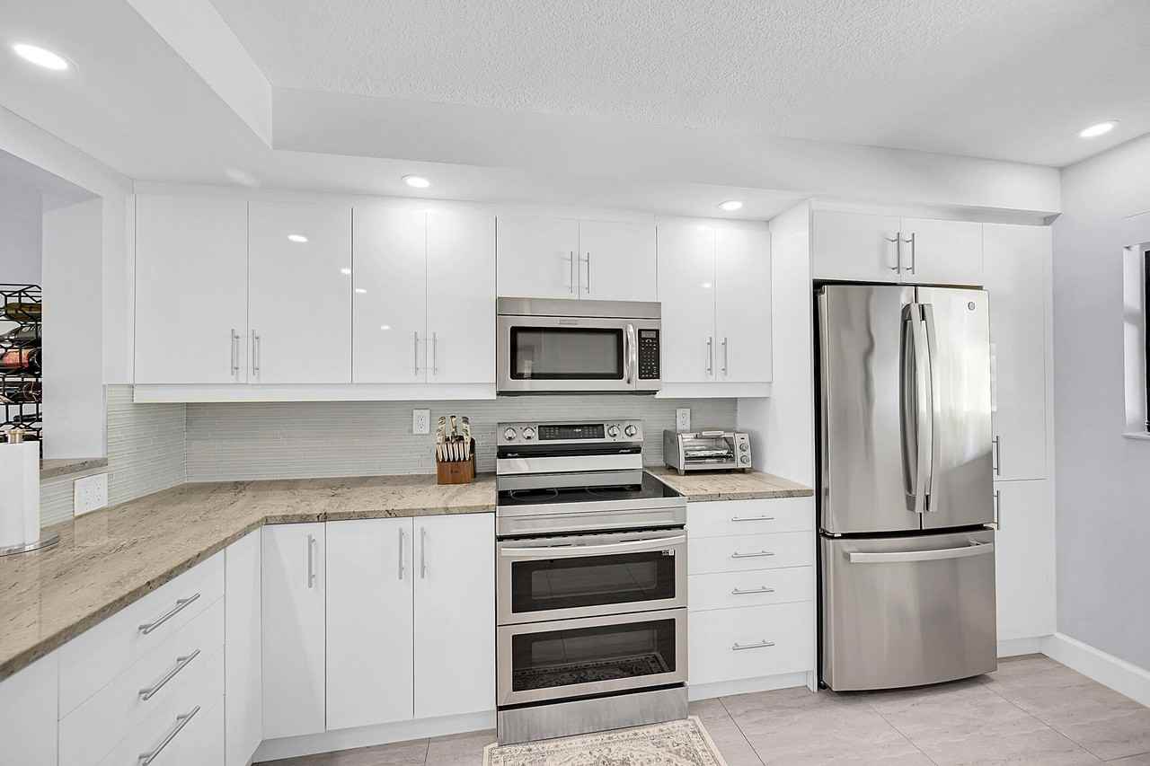 12870 Briarlake Dr #201 - Photo 7 of 34