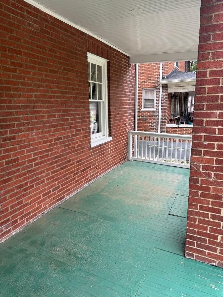 2037 Laburnum Ave Sw #2 - Photo 2 of 20