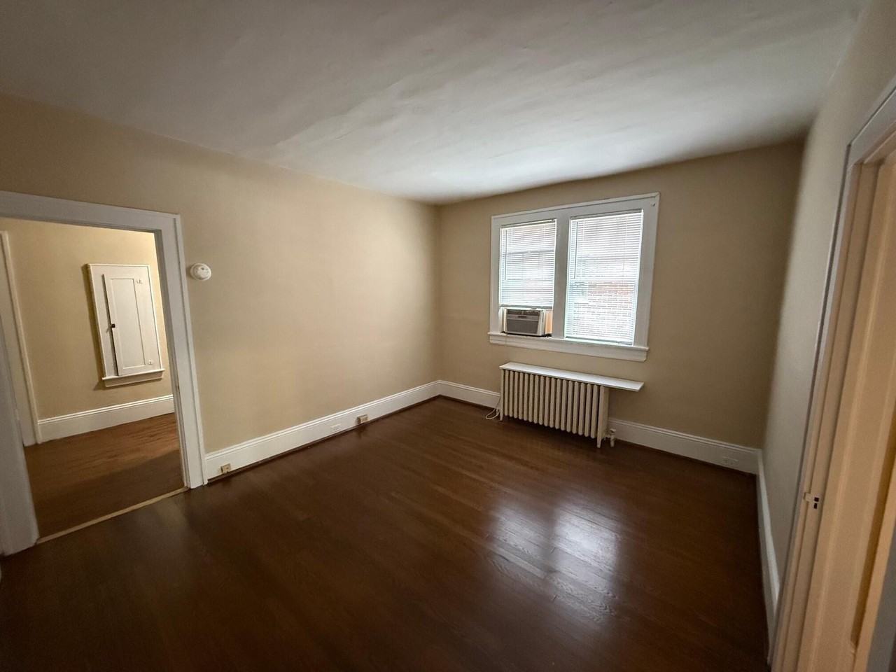 2037 Laburnum Ave Sw #2 - Photo 5 of 20