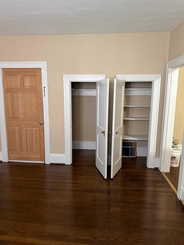 2037 Laburnum Ave Sw #2 - Photo 6 of 20
