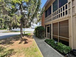 featured image of 427 6th Ave W Holly Crest A2 #A2