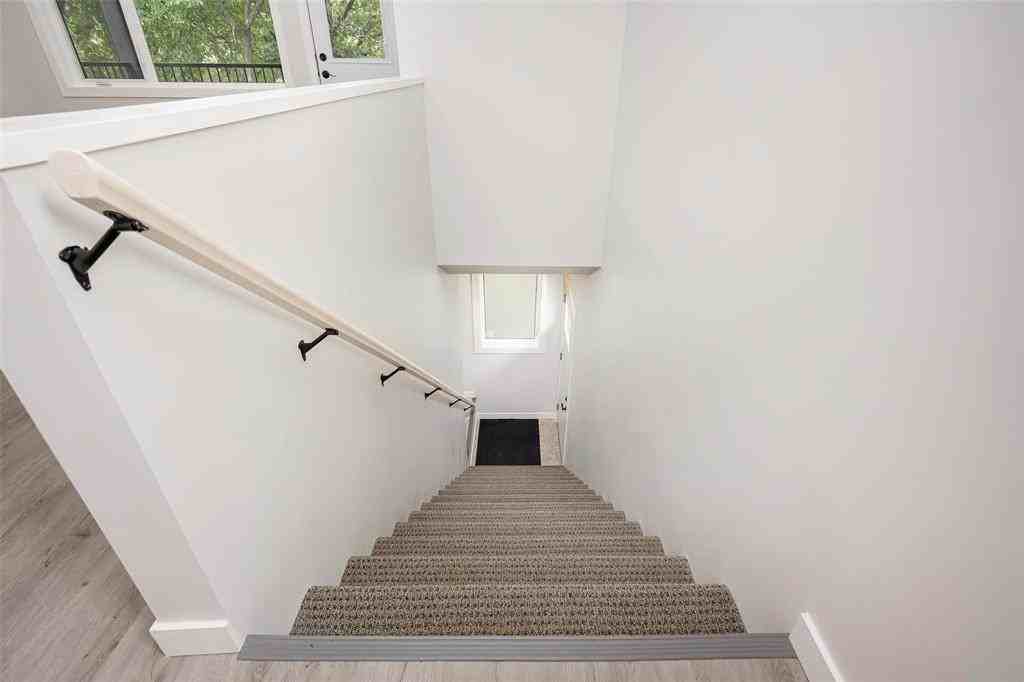 5 120.5 Imperial Ave - A #A - Photo 2 of 10