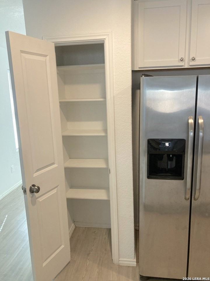 2906 Millikan Dr - Photo 4 of 16