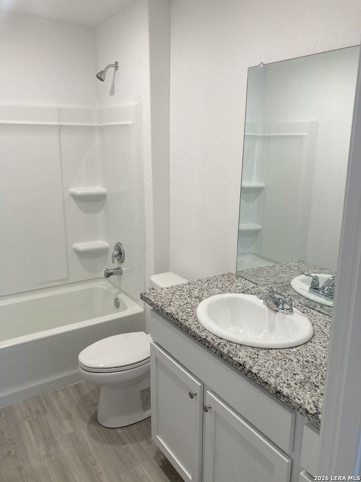 2906 Millikan Dr - Photo 7 of 16