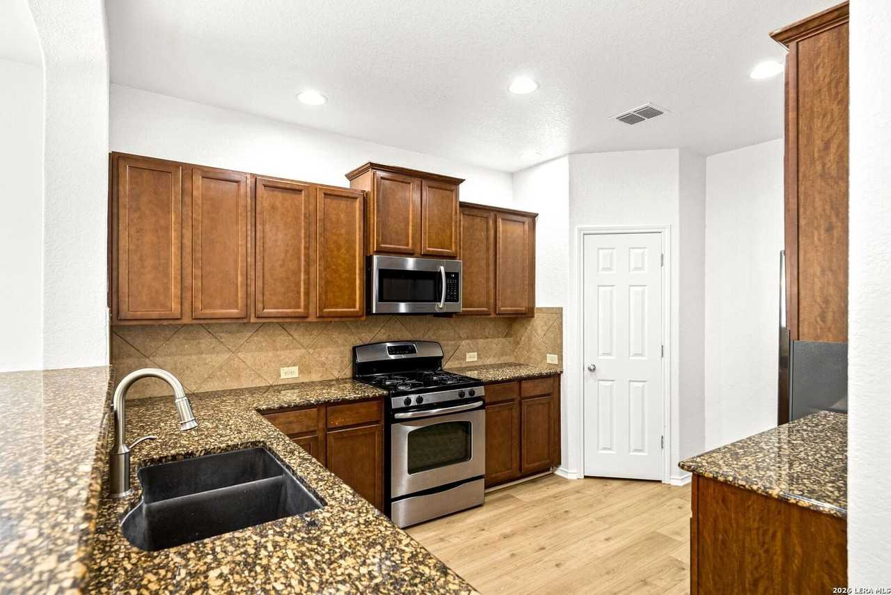 13515 Ashmont Ter - Photo 4 of 48