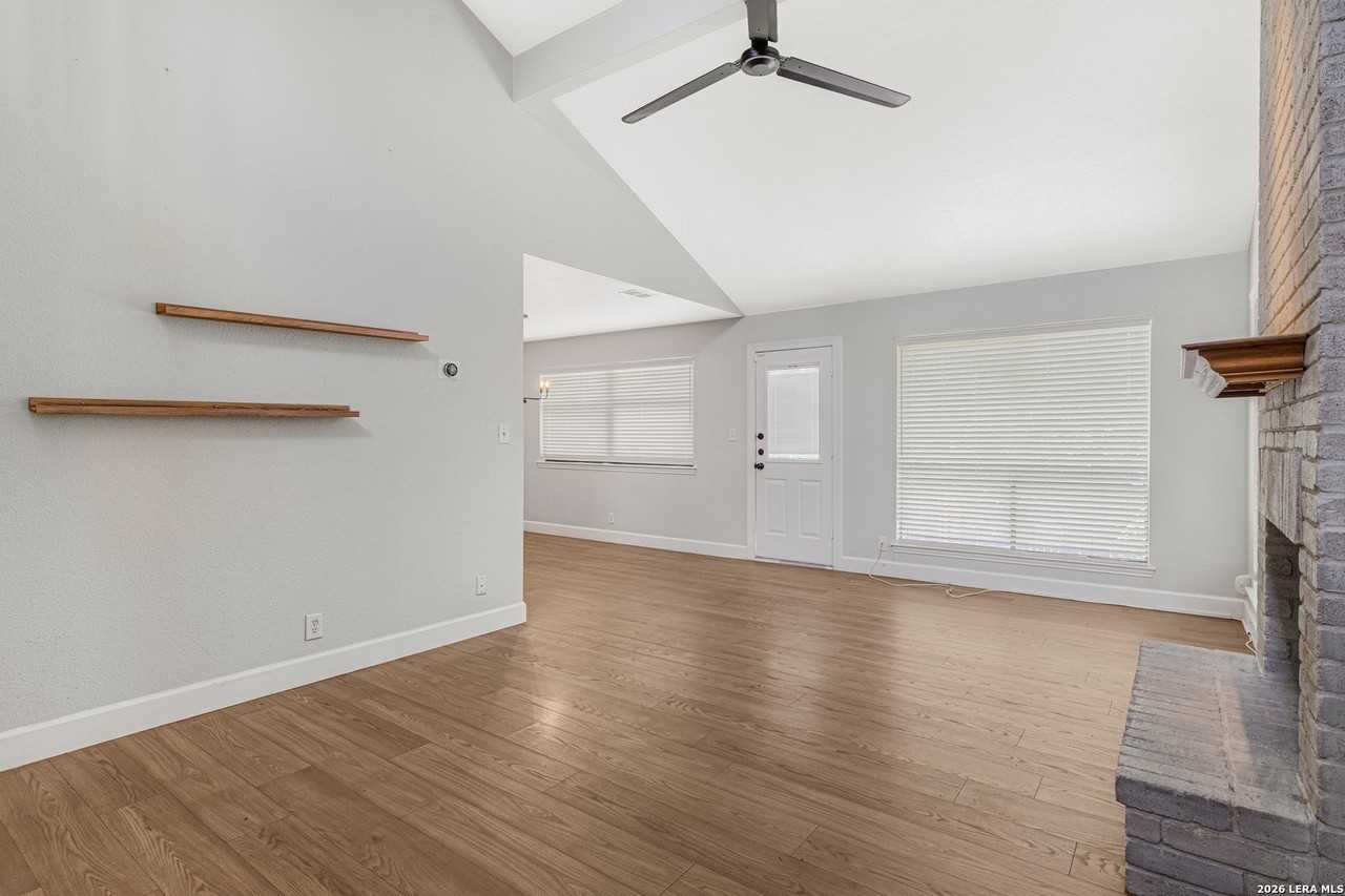 12142 Vista Nogal St - Photo 4 of 25