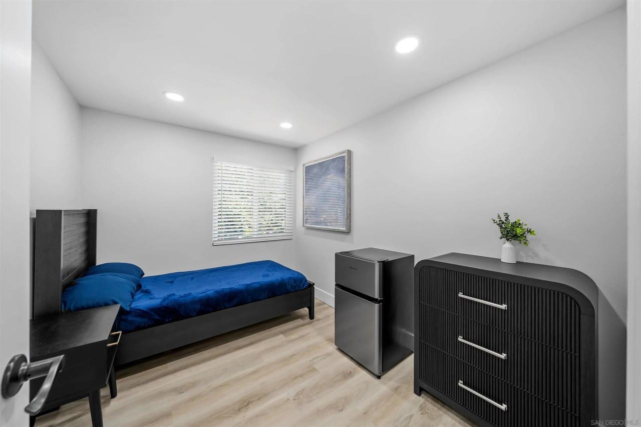 1730 Vista Del Valle Blvd Rm 2 - Photo 2 of 36
