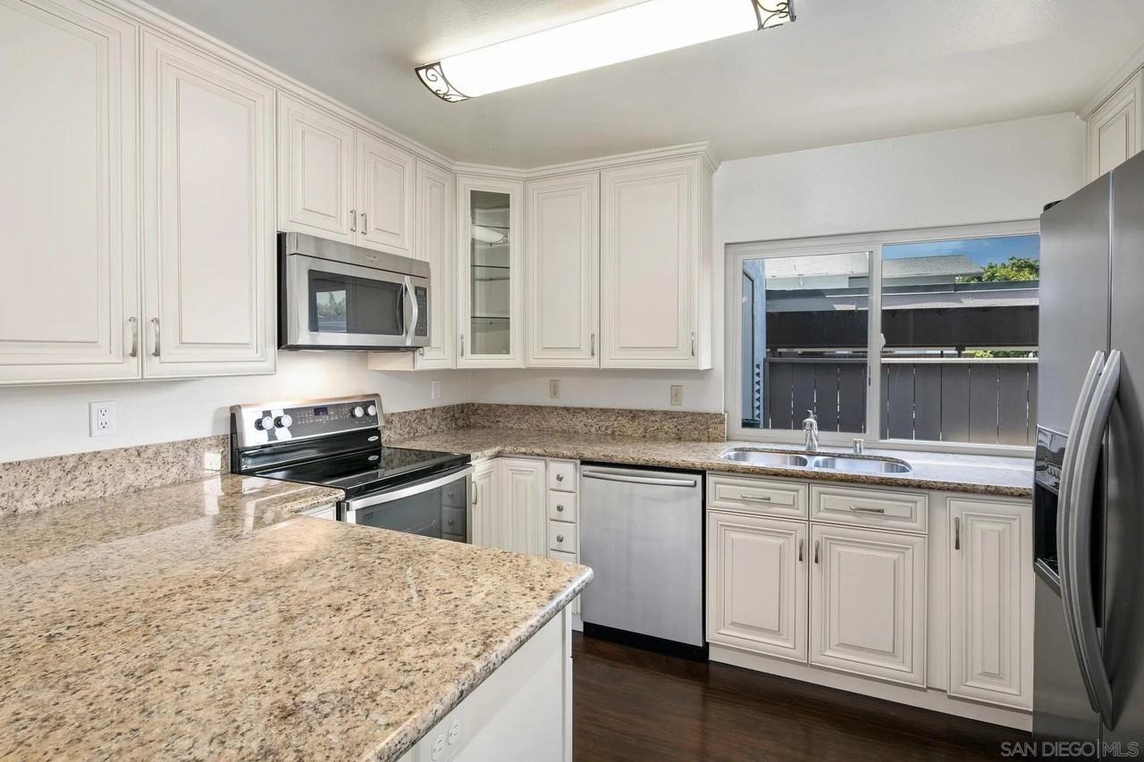 9677 Easter Way - Photo 3 of 14