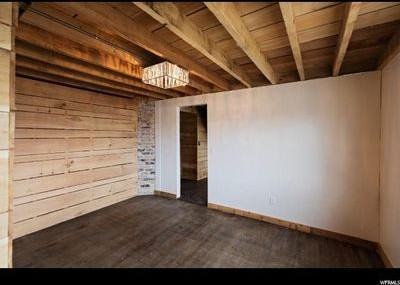 1040 W Columbia Ln #1040 - Photo 5 of 10