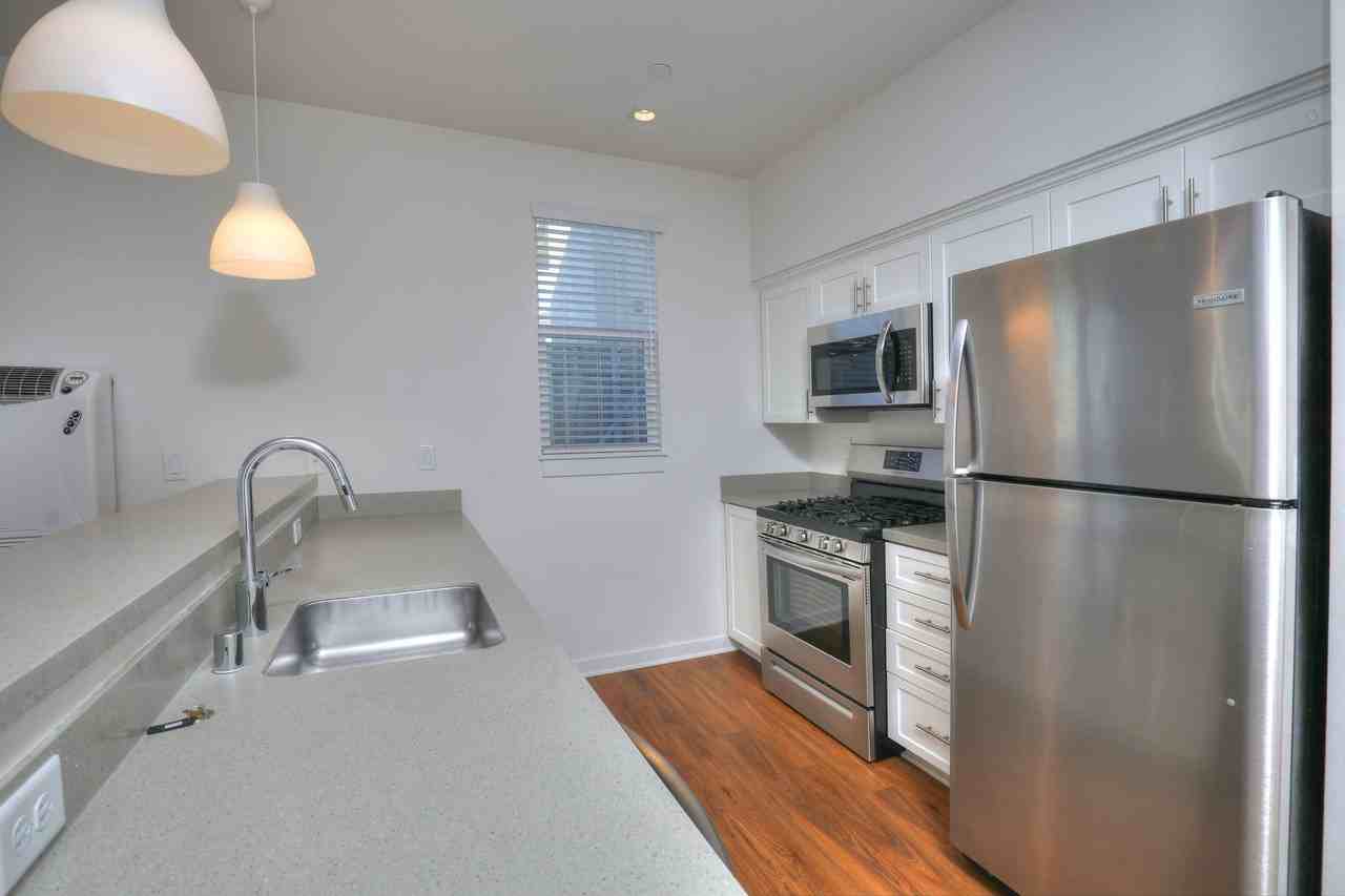 318 W Micheltorena St #C - Photo 5 of 12