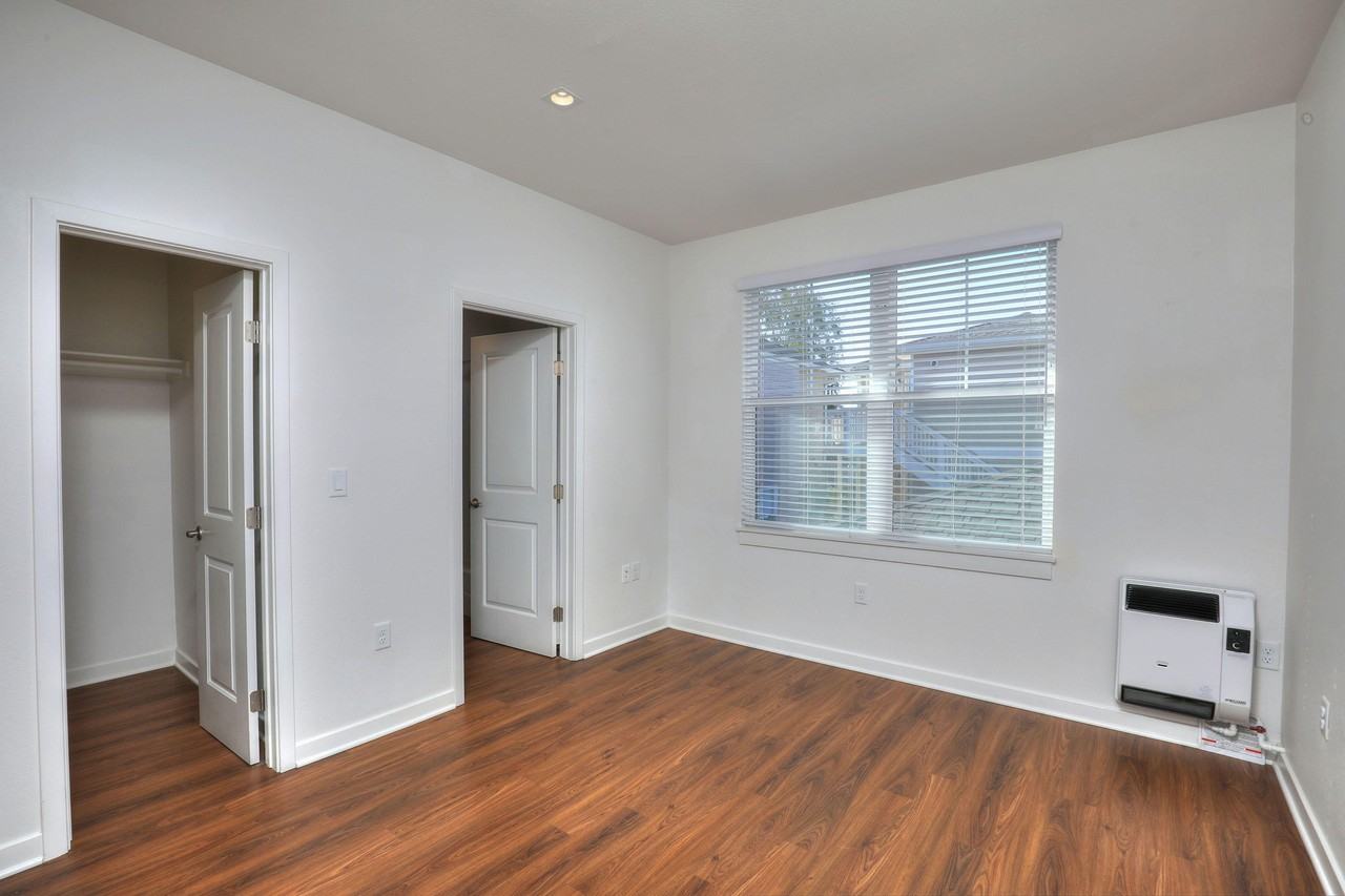 318 W Micheltorena St #C - Photo 6 of 12
