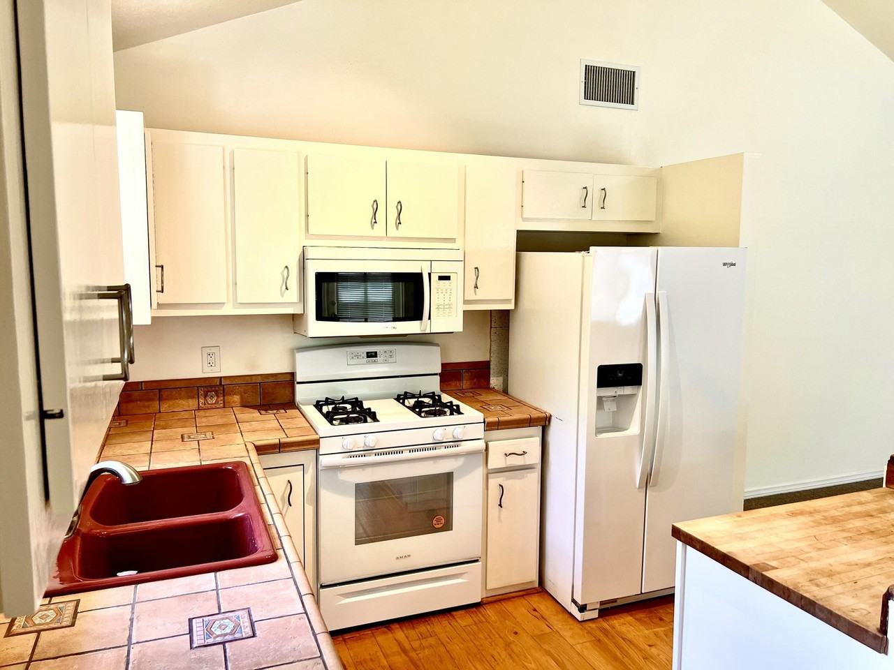 2201 Banner Ave #A - Photo 4 of 16