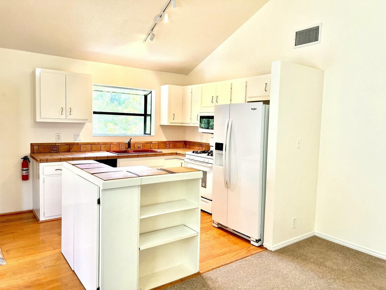 2201 Banner Ave #A - Photo 5 of 16